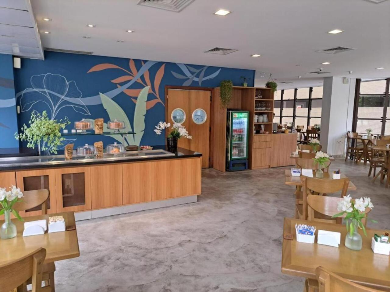 Flat Cosmopolitan Com Estacionamento Gratis - Gonzaga - Andar Alto 76